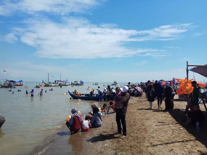 Pantai Onggojoyo 2