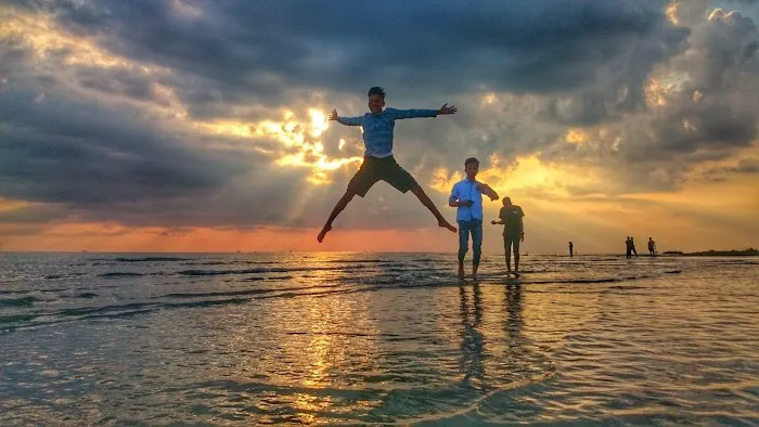 Pantai Onggojoyo 5