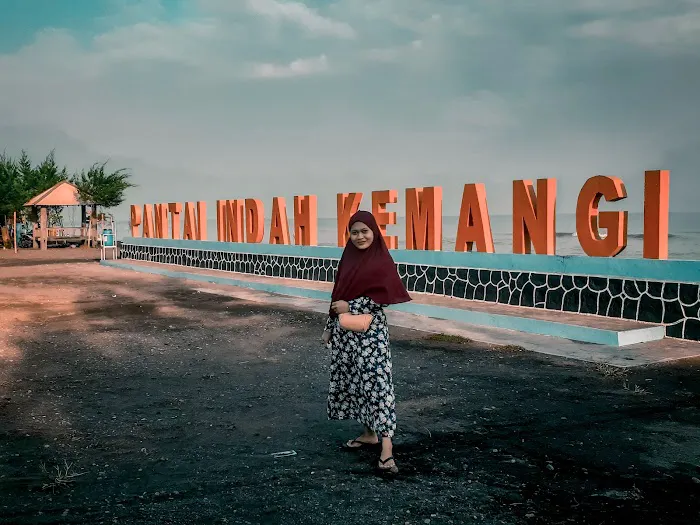 Pantai Indah Kemangi 0