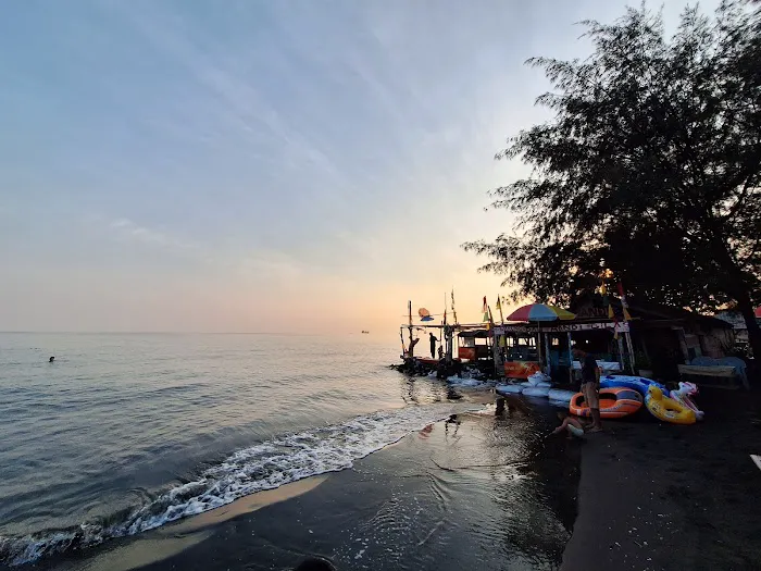 Ngebum Beach 0