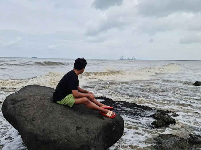 Pantai Ujungnegoro 3