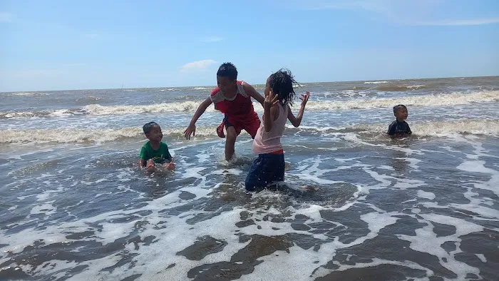 Pantai Muara Reja 0