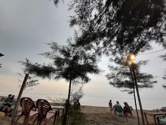 Pantai Cemoro Sewu 9
