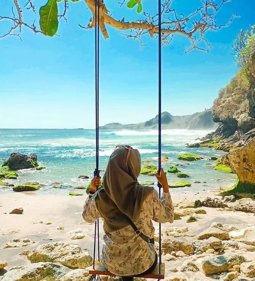 Pantai Gebyuran ( Wisata Pantai Lampon ) 4