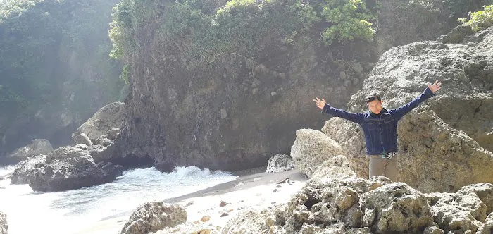 Pantai Sawangan 4