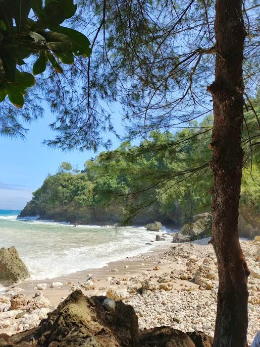 Pantai Sawangan 2