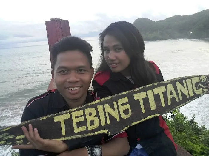 Tebing Titanic 1