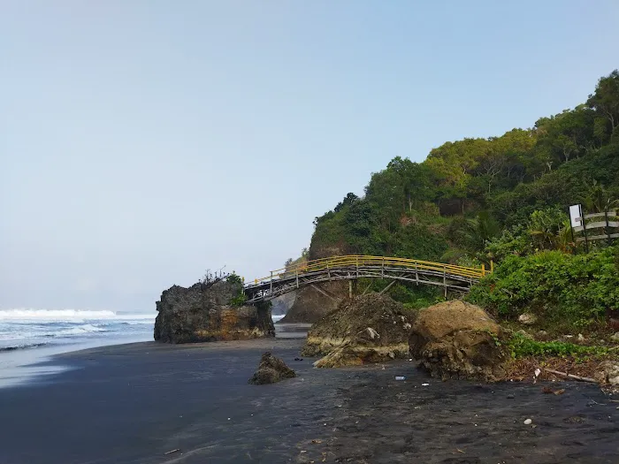 Pantai Surumanis Kebumen 4