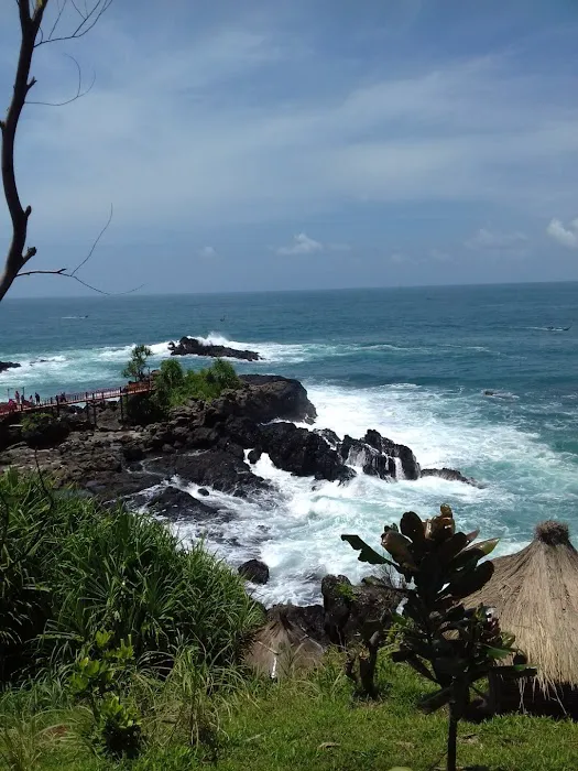 Pantai Menganti Kebumen 9