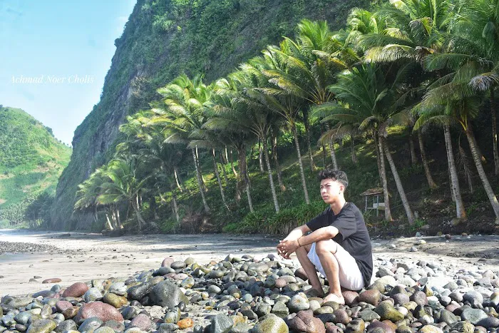 Pantai Pecaron 4