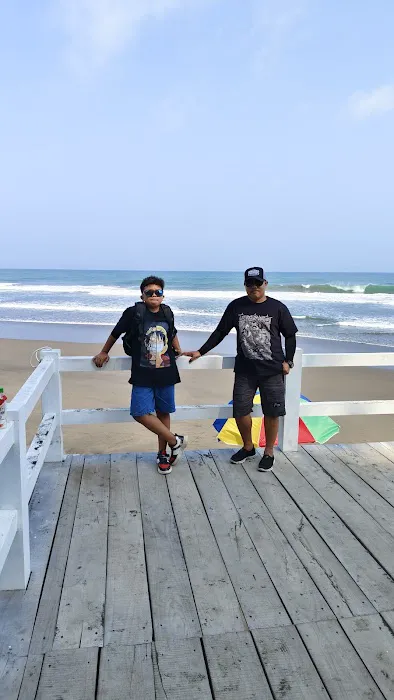 Pantai Surumanis Dan Kolam Renang 2
