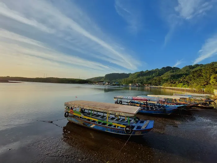 Pantai Ayah Kebumen 1