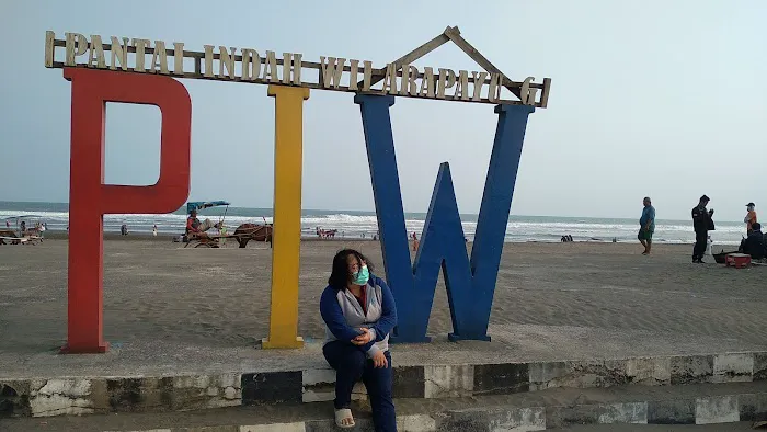 Pantai Widarapayung 3