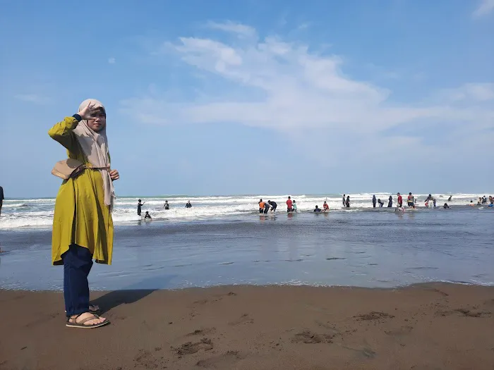 Pantai Widarapayung 4