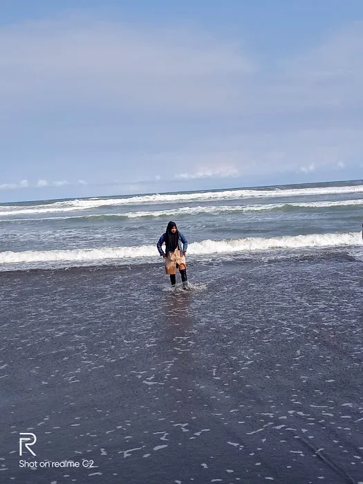 Pantai Widarapayung 5