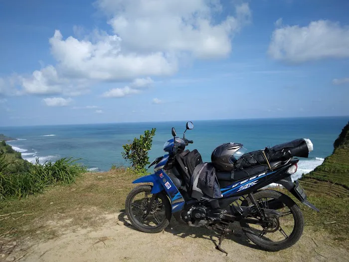 Puncak Gunung Tugel 3