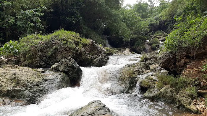 Banyulangse Waterfall 0