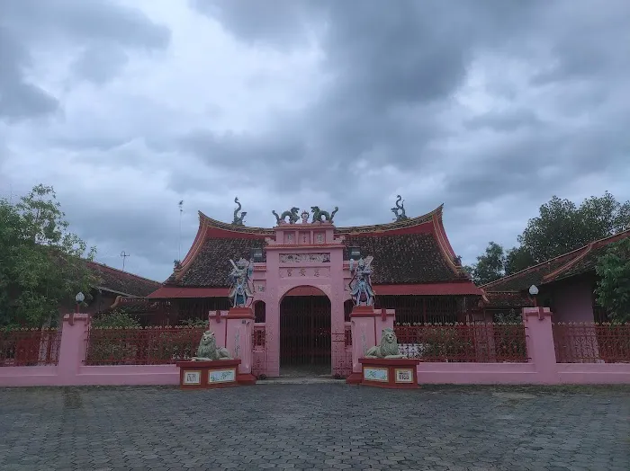 Tjoe An Kiong Temple 0