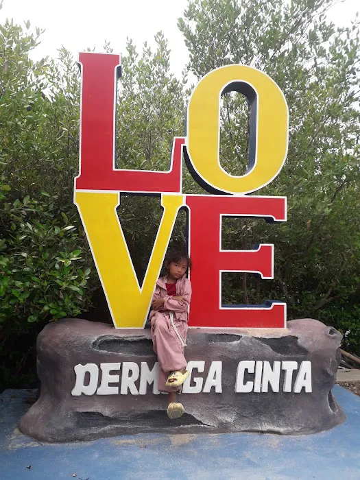 Pantai Wisata Karang Kempus 5