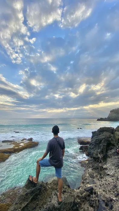 Mentingal Beach 0