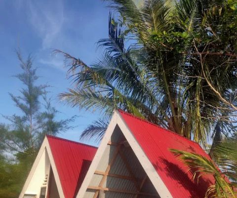 Wisata pantai sisbeach