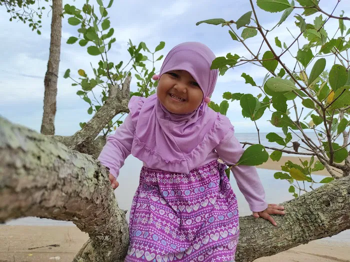 Pohon Indah Beach 3