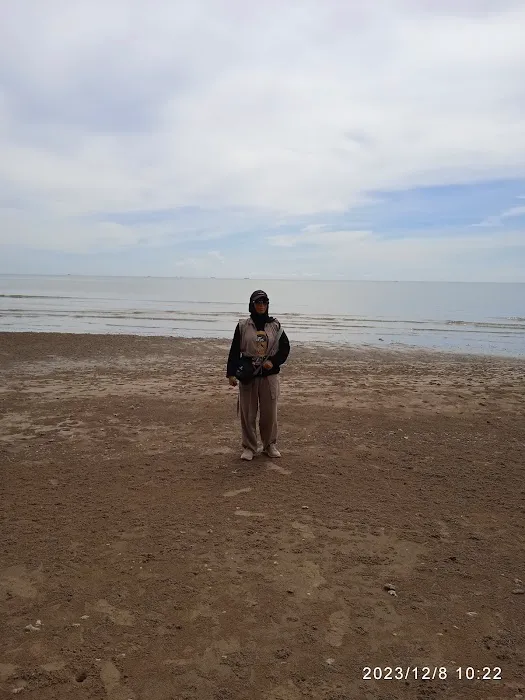 Pantai Wisata Lamaru Senyiur 5