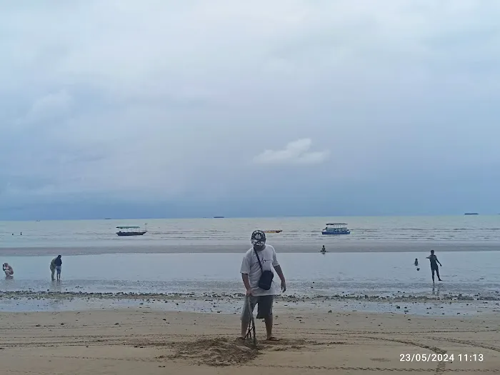 Pantai Wisata Lamaru Senyiur 3