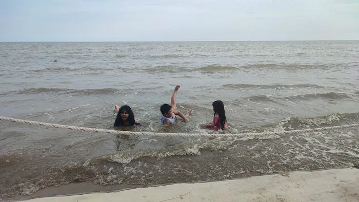 Pantai Salok Api Laut Indah 4