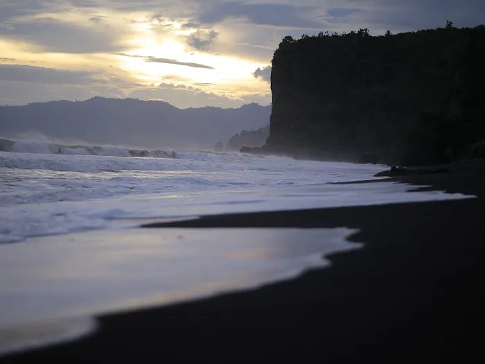 Pantai Pucukan 0