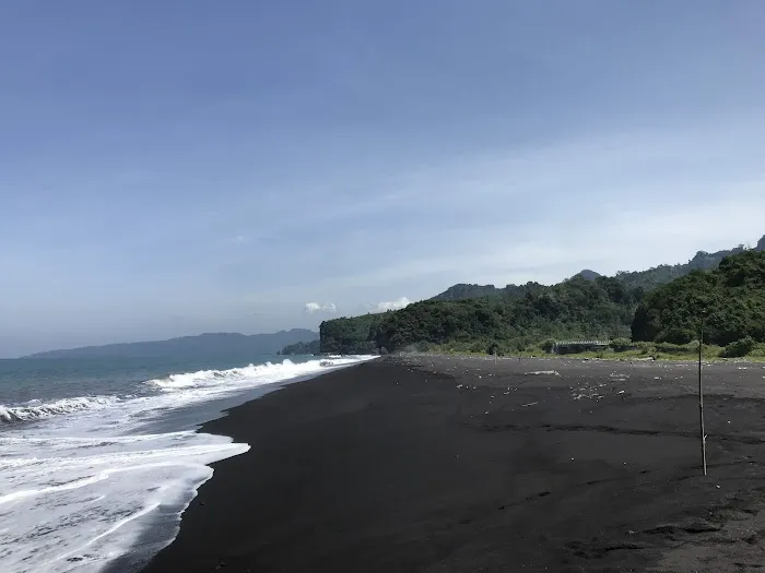 Pantai Pucukan 5
