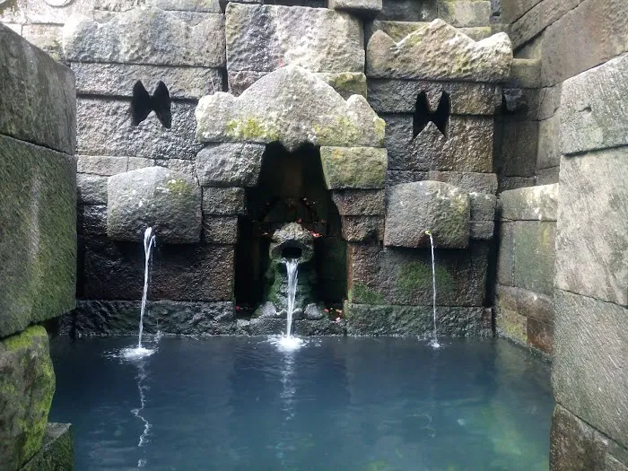 Candi Jolotundo 1