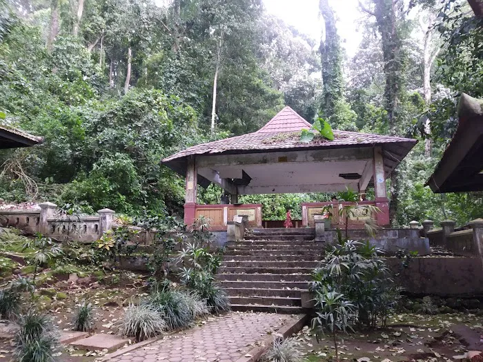 Candi Jolotundo 7