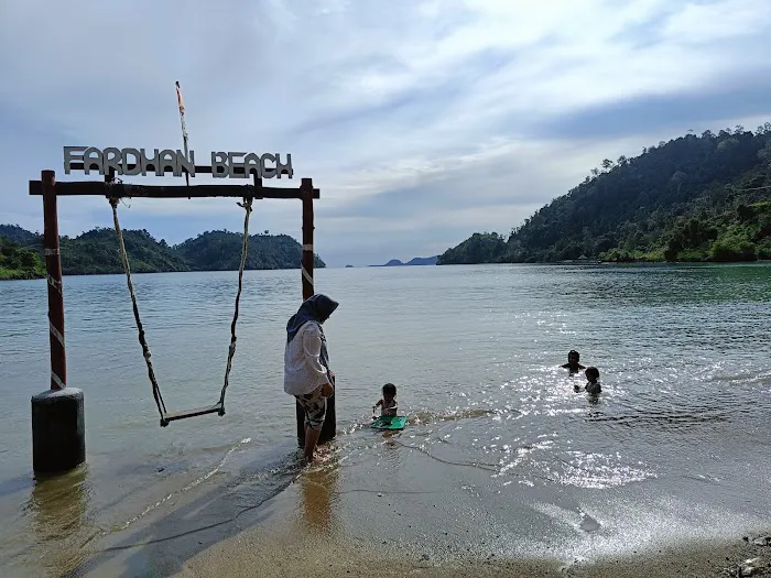 Pantai Sarung Sakin 5