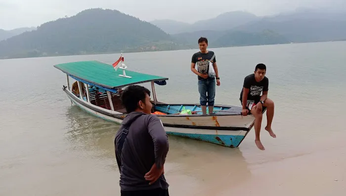 (cahaya biru) pariwisata sungai nyalo 1