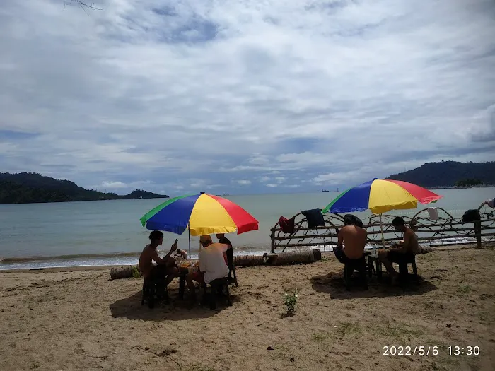 Pantai Pesona 8