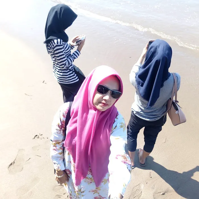 Pantai Pesona 7