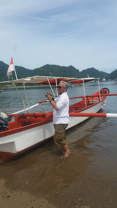 Pantai Pesona 2
