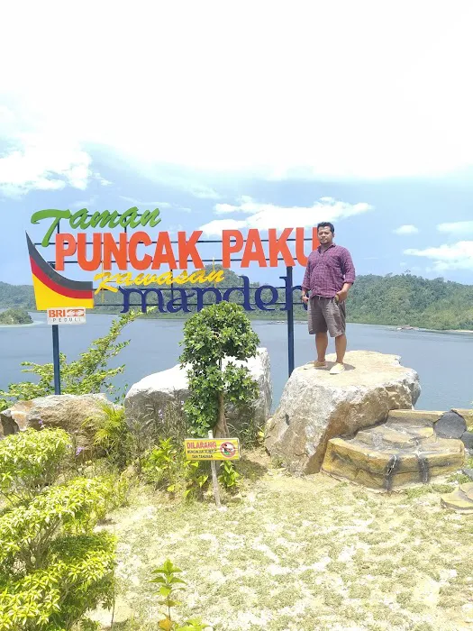 Puncak Paku 2