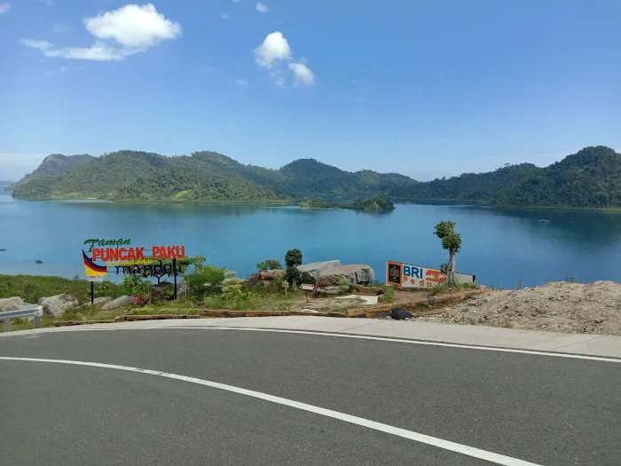 Puncak Paku 1