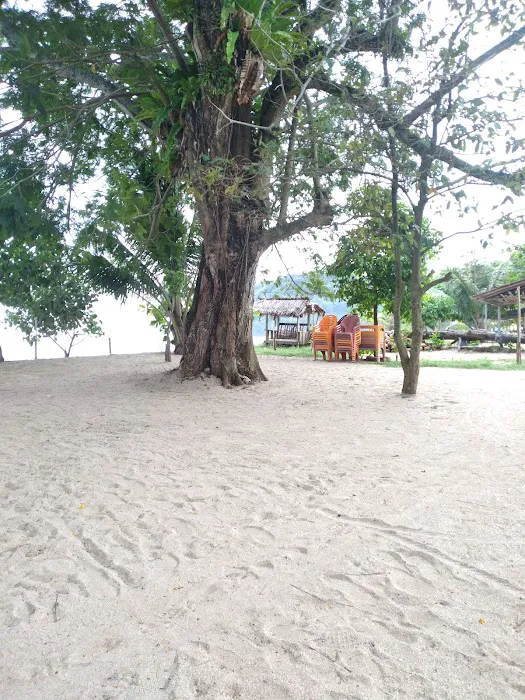 Pantai Kampoeang Tingga 1