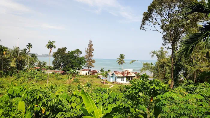 Pantai Kampoeang Tingga 5