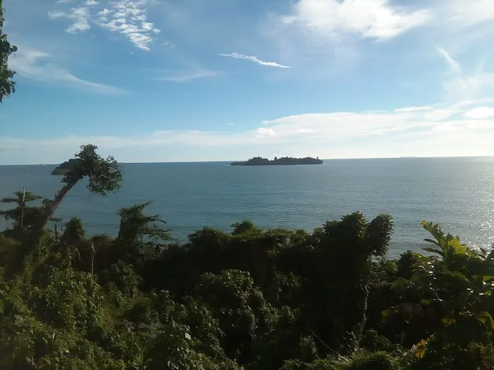 Pantai Kampoeang Tingga 4