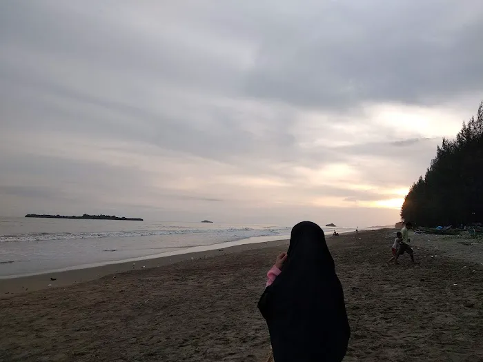 Pantai Muaro Pasar Baru 4