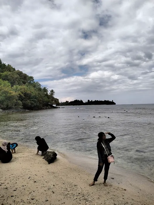 Pantai Air Manih, Padang, Sumatera Barat 4