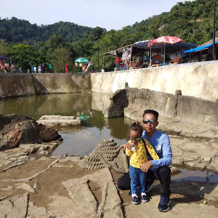 Pantai Air Manih, Padang, Sumatera Barat 8