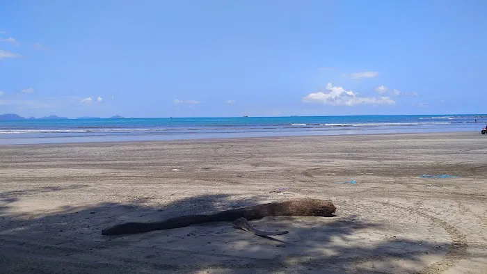 Pantai Air Manih, Padang, Sumatera Barat 5
