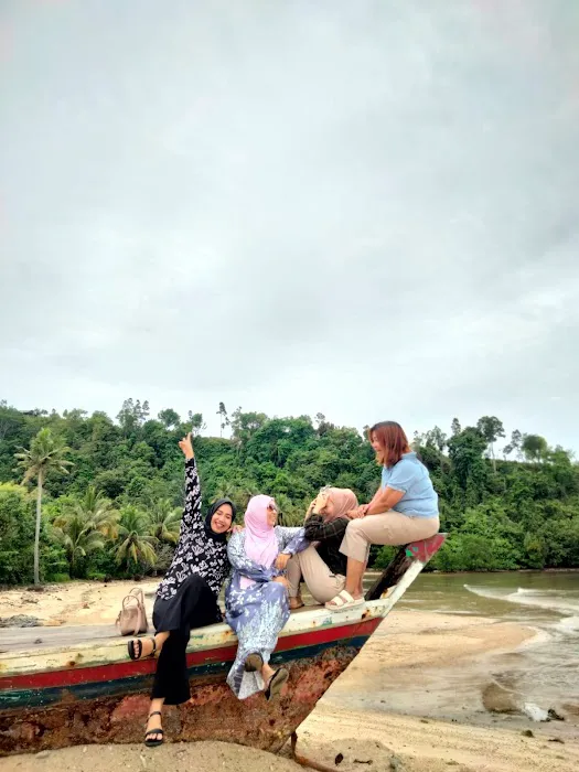 Pantai Ujuang Sandiang 6