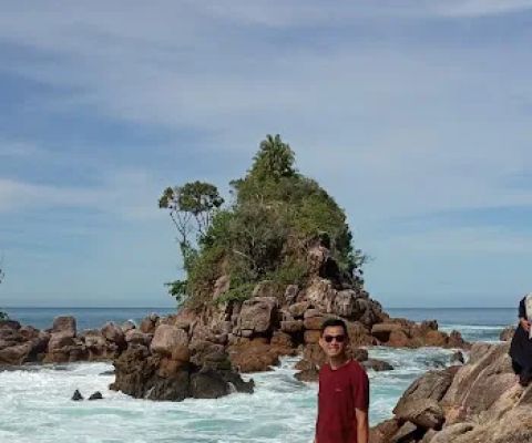 Dermaga Carocok Wisata Mandeh