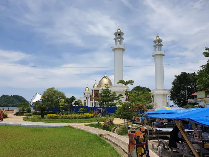 Pantai Carocok 2